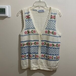 Beautiful Cottage Core Vintage Hand Embroidered Floral Rose Cream Ivory Vest M